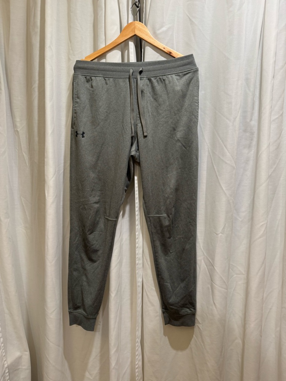 Under Armour Men's Gray Slim Fit Jogger Sweatpants